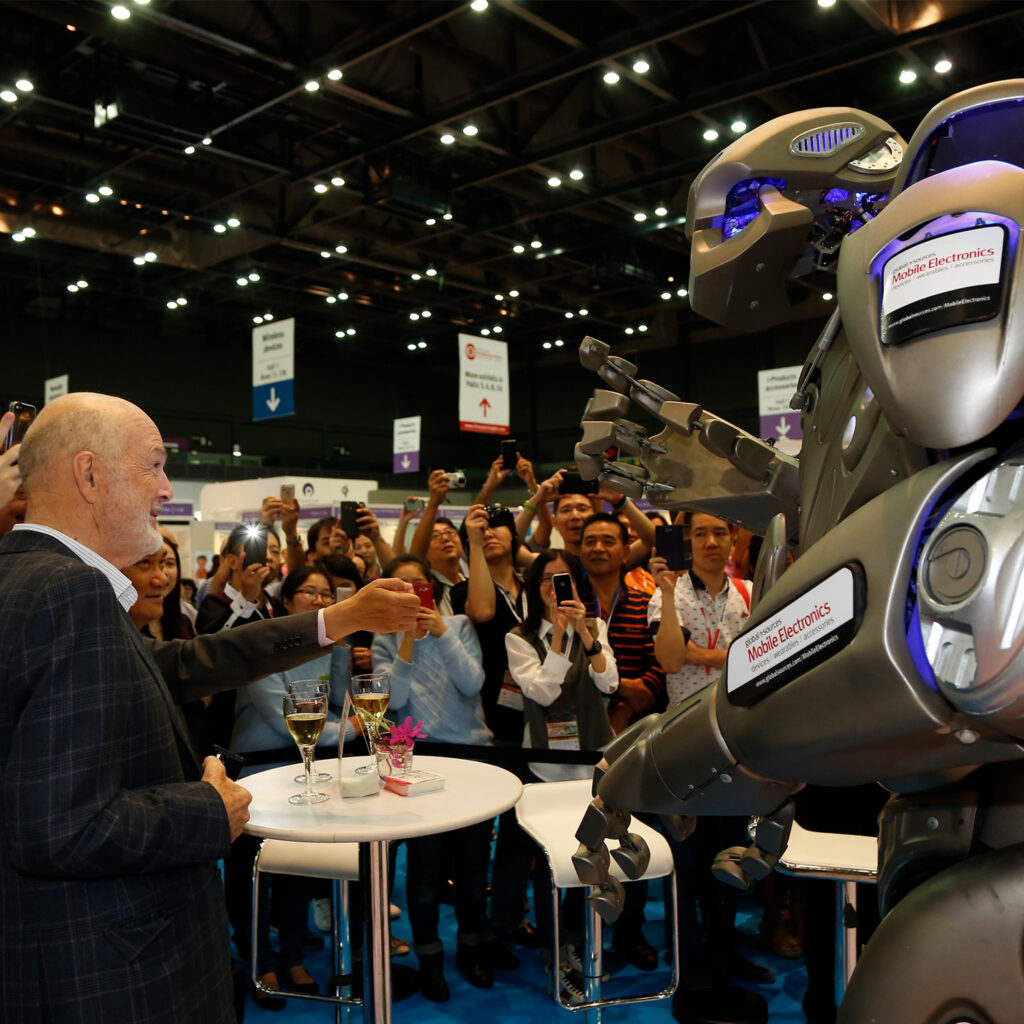 case study walkabout trade show crowd