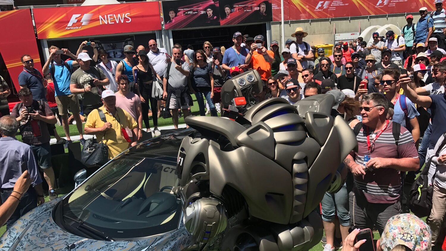 formula one mclaren fanzone titan