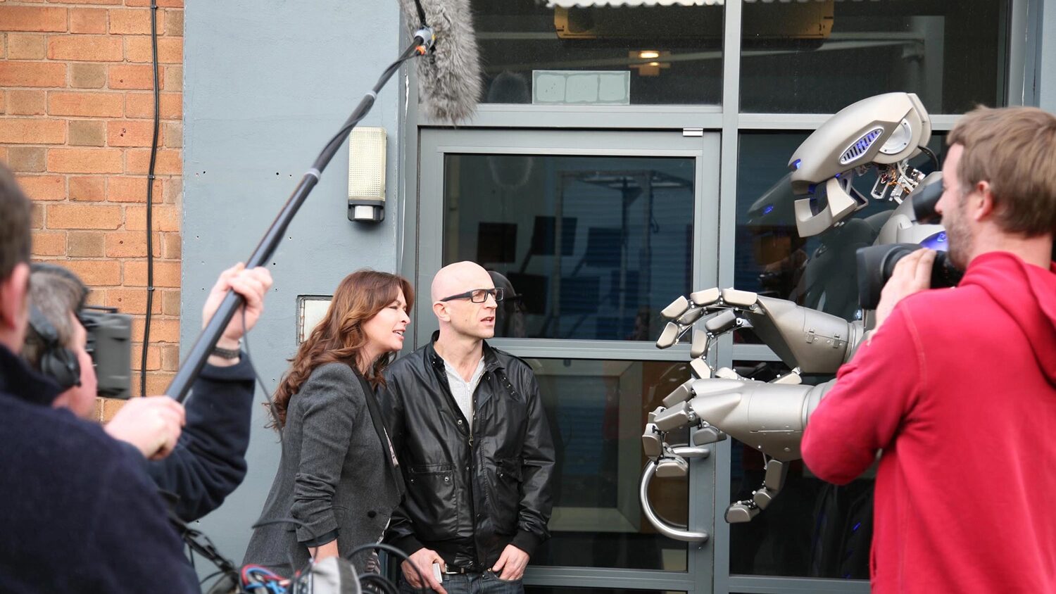 titan celebrity gadget show live