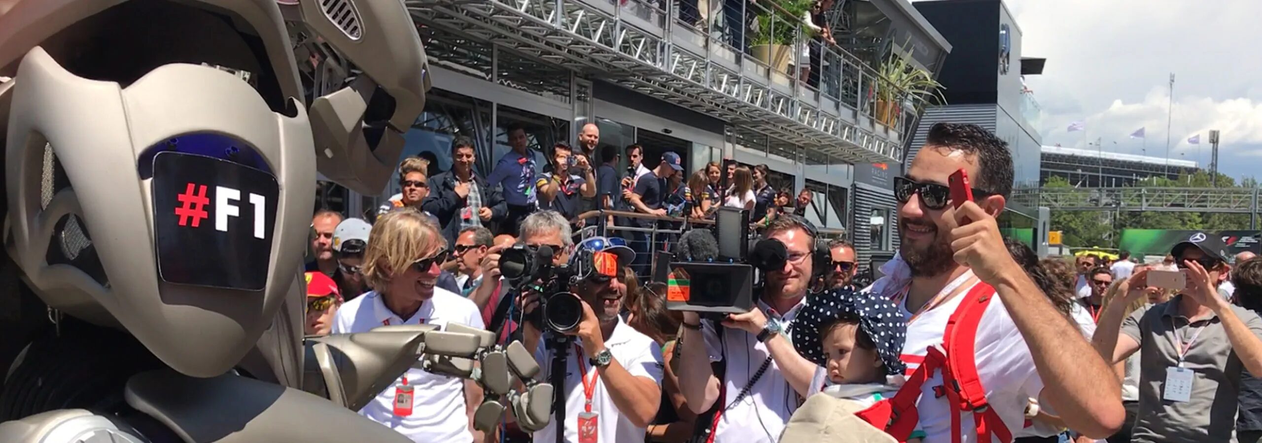 spanish formula one child titan the robot